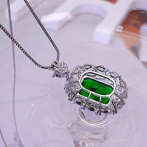 Cubic Zircon Emerald Green Gemstone Pendant Charm Necklace - Picture 5 of 8